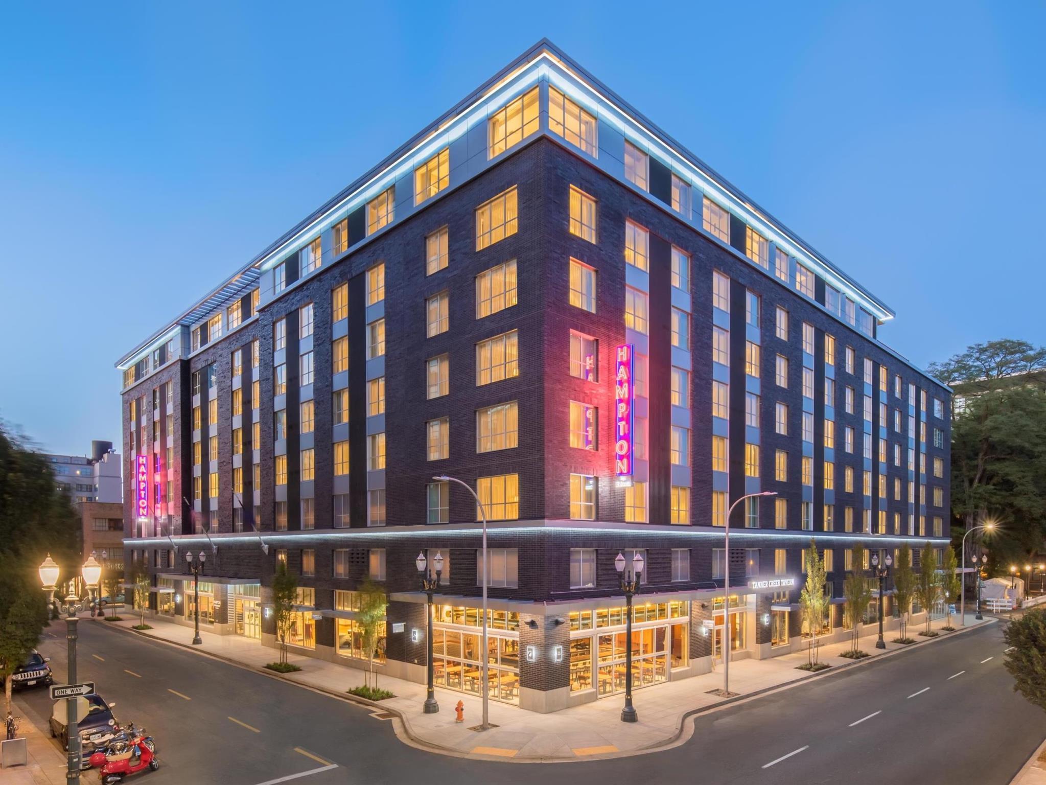 Hampton Inn And Suites By Hilton Portland-Pearl District Exterior foto